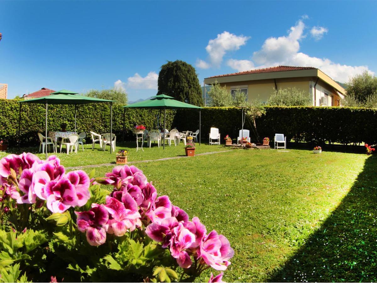 Villa Chiara Affitta Camere Carrara Exterior photo